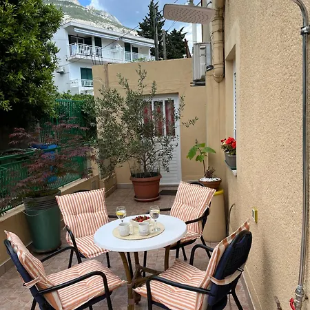 Lora Apartment *