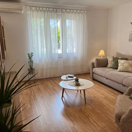 Lora Apartment
