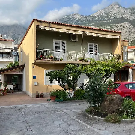 Lora * Makarska