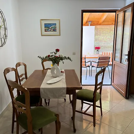 Lora Apartment Makarska