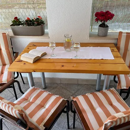 Apartman Lora