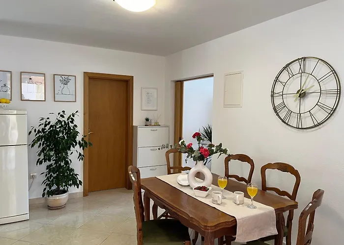 Lora Apartament Makarska